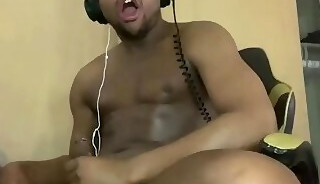 Goony Bate While Watching Porn