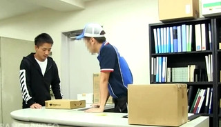 Japanese Delivery Man 04 is gd A7G5nn