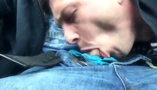 QUICK BLOWJOB IN A CAR