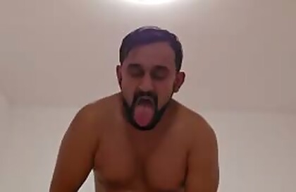 arif Masturbating