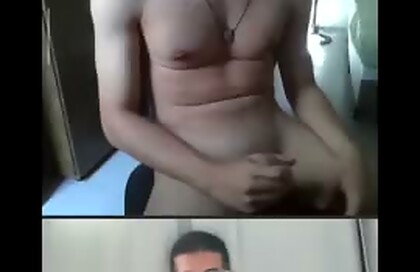 latinos batendo uma na cam