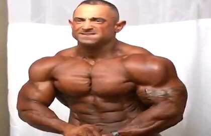 Guy Cisternino Flexing and Posing N@ked