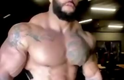 Bruno Moraes Sexy Posing