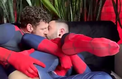 Spiderman VS Deadpool