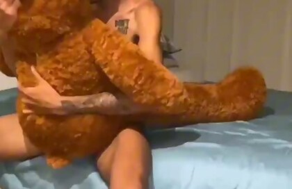 Skinny, big-cocked twink playing with his teddy bear