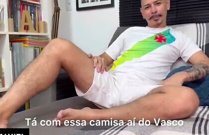 Vasco player giving an interview showing his 24cm penis and masturbating.