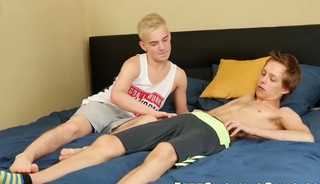 Smooth and sexy twink Taylor Blaze gets passionate foot job