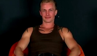 Straight stud proclaims that a man could never make him cum!