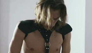 Olivier Robert explores his kinky side with a sexy pick up in Leo Louis!